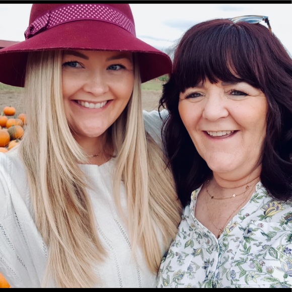 Meet your Posher, Orlaith - Picture 1 of 1